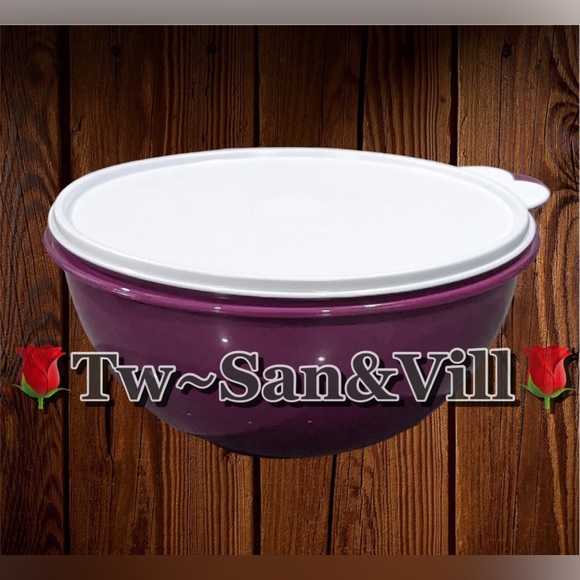 Tupperware Thatsa Mixing Bowl 12 Cup New!!! - Picture 1 of 1